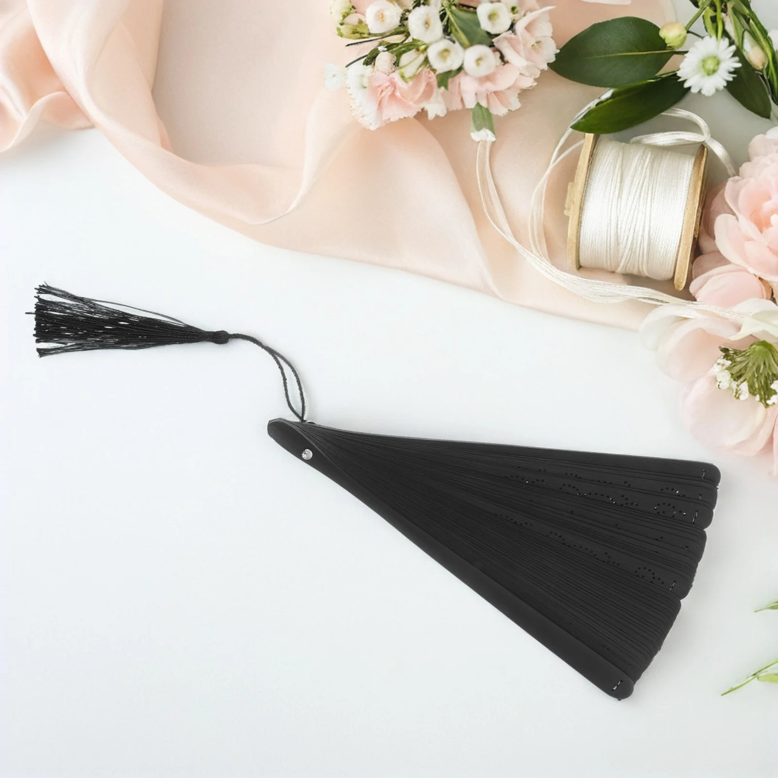 Elegant Bamboo Folding Fan Handheld Vintage Chinese Traditional Art Dance Decorative Hollowed-Out Rave Fans for Tea for Women
Elegant Bamboo Folding Fan Handheld Vintage Chinese Traditional Art Dance Decorative Hollowed-Out Rave Fans for Tea for Women