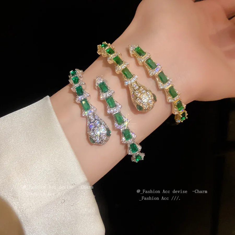bracelet snake bracelet Open Simulation Snake Bracelet Bling Zircons Green Eyes Elegant Viper Bangle Bracelets for Women Men Jew
bracelet snake bracelet Open Simulation Snake Bracelet Bling Zircons Green Eyes Elegant Viper Bangle Bracelets for Women Men Jew