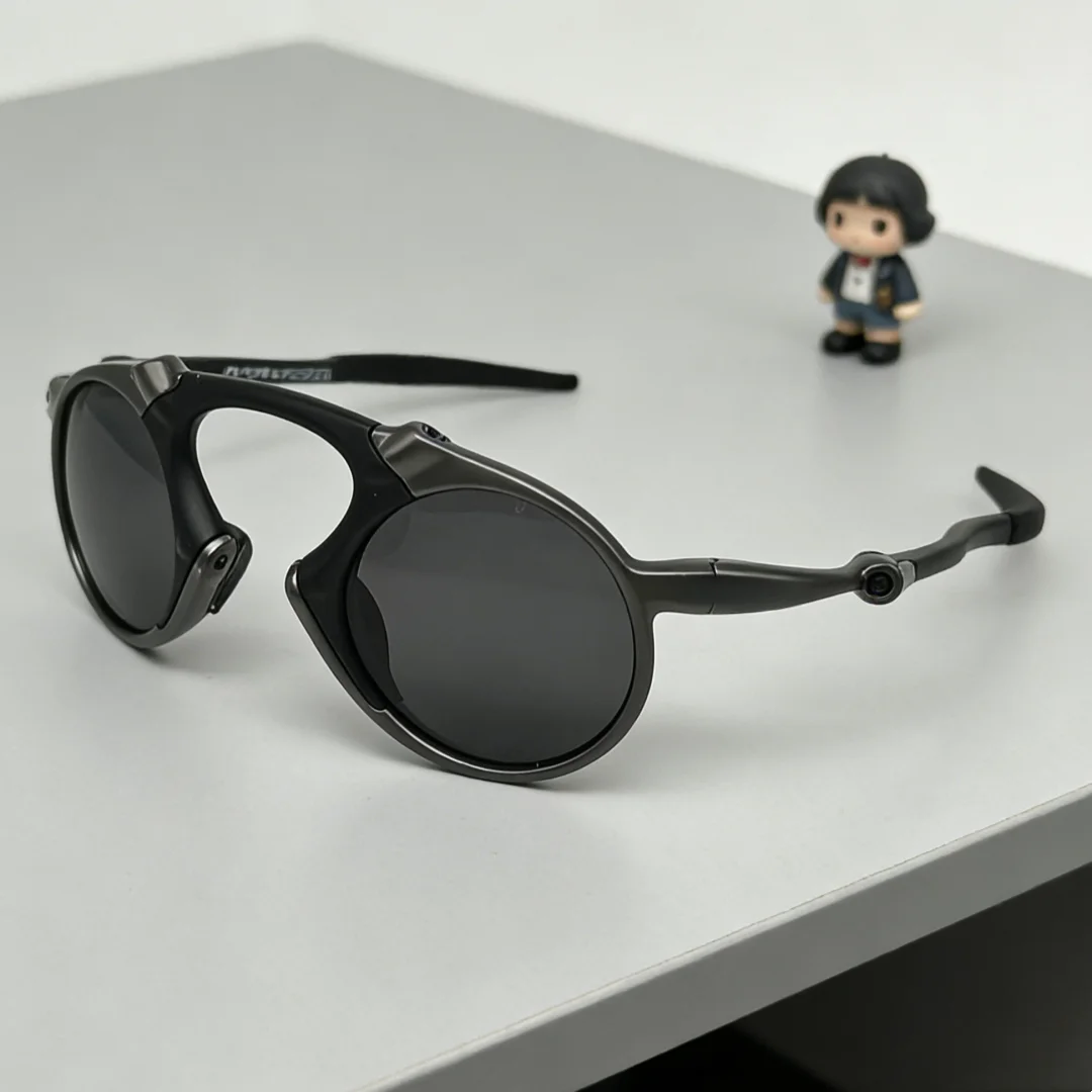 Солнцезащитные очки класса люкс Madman 6030 с поляризацией, для велоспорта, унисекс, UV400, для активного отдыха, рыбалки, бега, антибликовые спортивные очки
Солнцезащитные очки класса люкс Madman 6030 с поляризацией, для велоспорта, унисекс, UV400, для активного отдыха, рыбалки, бега, антибликовые спортивные очки