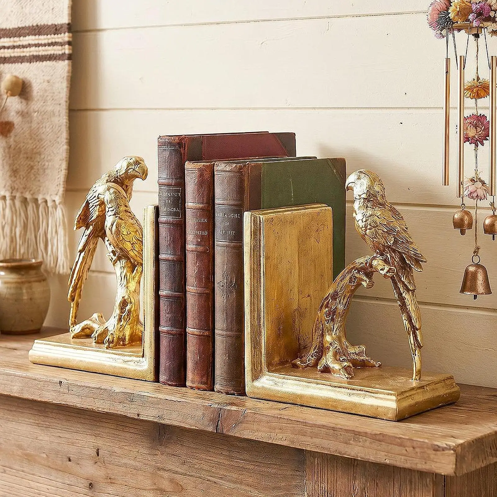 Parrot Bookends Craft Ornament, Desktop Decoration, Centerpiece, Gold Vintage Resin Book Stoppers for Bookshelf Study Room
Parrot Bookends Craft Ornament, Desktop Decoration, Centerpiece, Gold Vintage Resin Book Stoppers for Bookshelf Study Room
