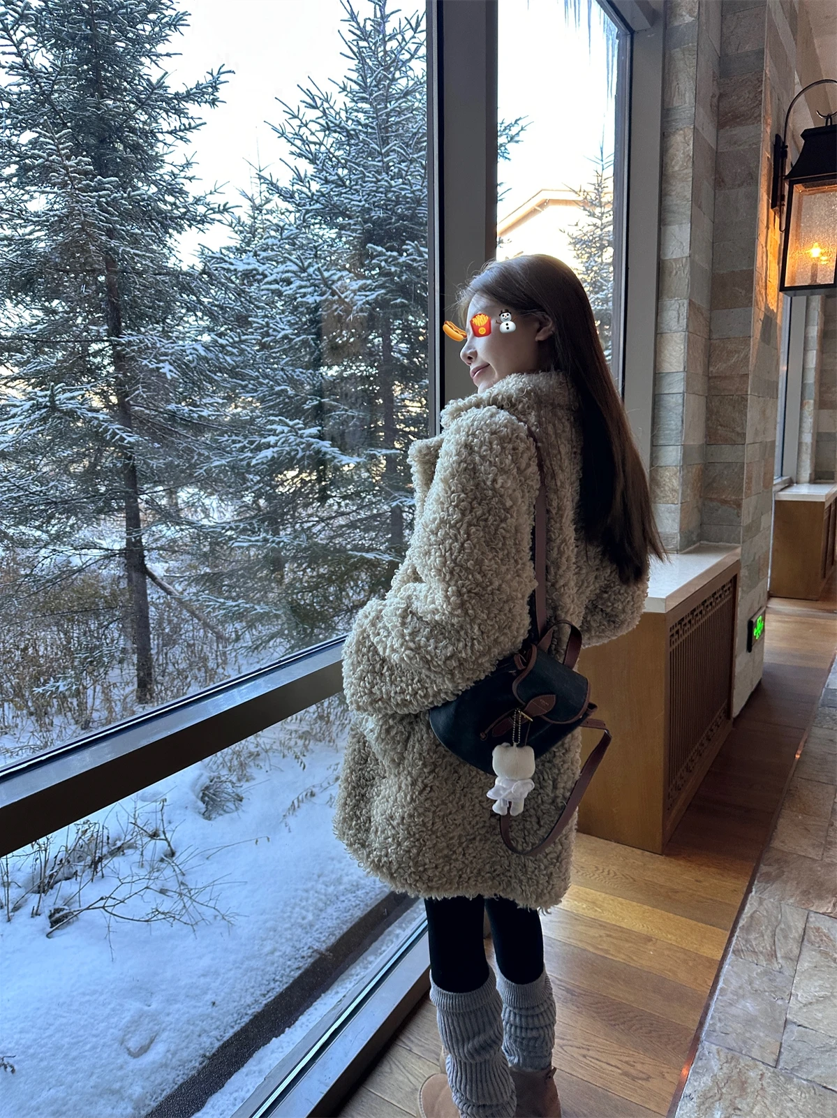 Детские шикарные корейские женские модные яично-белые волосы с мехом, экологически чистые меховые пальто, ветрозащитные, теплые
Детские шикарные корейские женские модные яично-белые волосы с мехом, экологически чистые меховые пальто, ветрозащитные, теплые