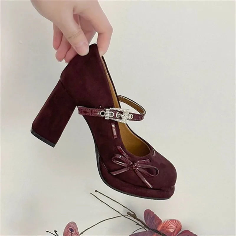 Женские туфли Мэри Джейн на платформе с круглым носком и бантом, на высоком каблуке-блоке, не утомляющие ноги
Женские туфли Мэри Джейн на платформе с круглым носком и бантом, на высоком каблуке-блоке, не утомляющие ноги