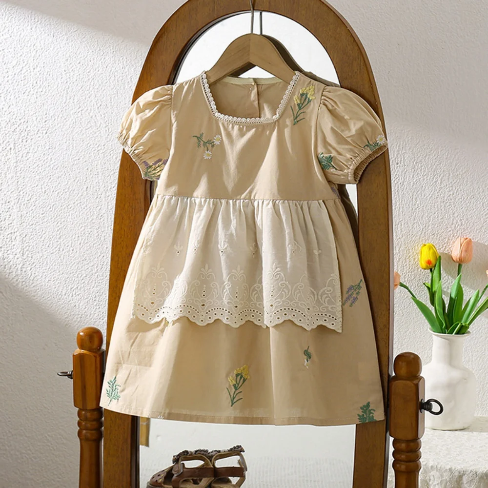 Girls Summer New Floral Embroidery Apron Short Sleeve Dress Children's Princess Dress Fashionable Kids' Clothing
Girls Summer New Floral Embroidery Apron Short Sleeve Dress Children's Princess Dress Fashionable Kids' Clothing