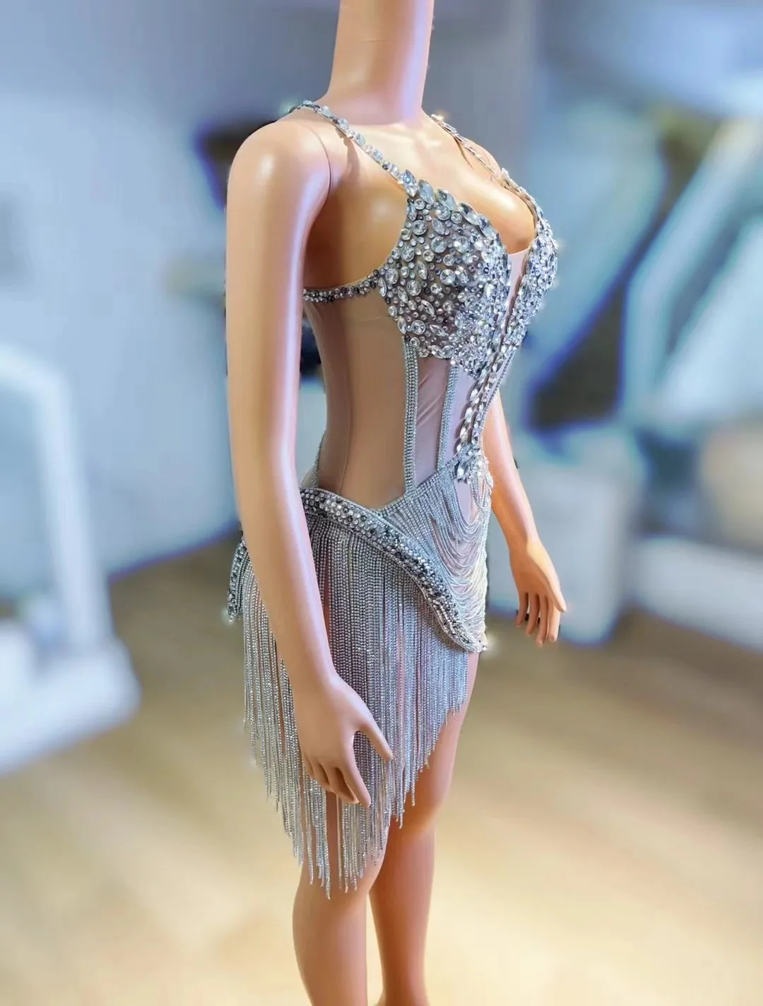 Diamond Chain Dress Tight Host Catwalk Show Birthday Dinner Party Nightclub Sexy Stage Singer Photoshoot Costume
Diamond Chain Dress Tight Host Catwalk Show Birthday Dinner Party Nightclub Sexy Stage Singer Photoshoot Costume