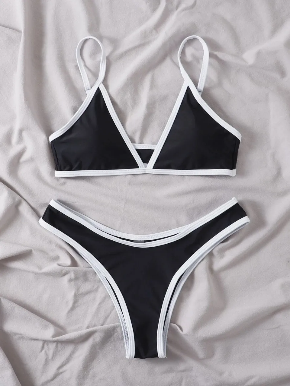 Бикини на бретелях 2026, однотонный треугольный купальник, женский купальник с детальной вышивкой, женский купальный костюм, пляжная одежда с подкладкой
Бикини на бретелях 2026, однотонный треугольный купальник, женский купальник с детальной вышивкой, женский купальный костюм, пляжная одежда с подкладкой