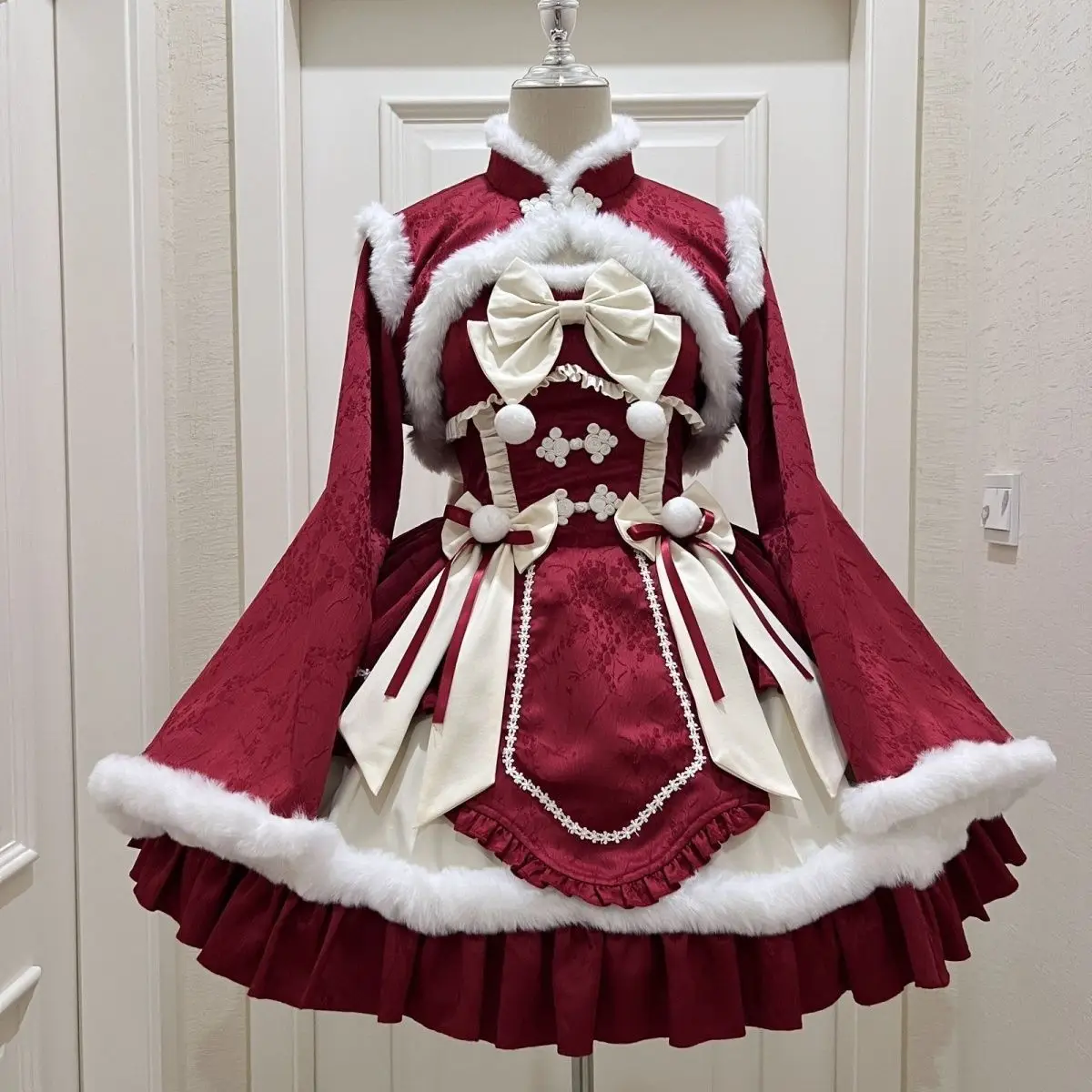 Japan Lolita Dress New Year Jsk Suspender Dress Winter Lolita Skirt Dress Coat Head Decoration Bustle Four-Piece Set
Japan Lolita Dress New Year Jsk Suspender Dress Winter Lolita Skirt Dress Coat Head Decoration Bustle Four-Piece Set