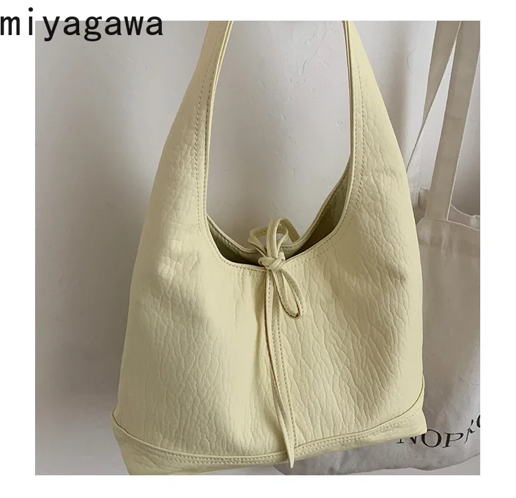 Miyagawa Korean Niche Women's Bag 2024 New Causal College Style Tote Bags Simple Large Capacity Commuting Handbag
Miyagawa Korean Niche Women's Bag 2024 New Causal College Style Tote Bags Simple Large Capacity Commuting Handbag