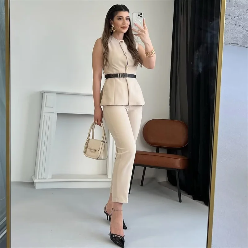 2025 Belt Embellished Vest Women's Vest New SpringFashionable and versatile Casual commuting Smart and sophisticated 9300525
2025 Belt Embellished Vest Women's Vest New SpringFashionable and versatile Casual commuting Smart and sophisticated 9300525