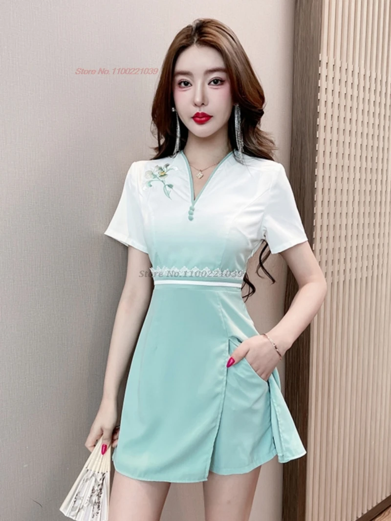 2025 chinese improved qipao cheongsam sexy nightclub dress national gradient color qipao dress+shorts set hotel spa work dress
2025 chinese improved qipao cheongsam sexy nightclub dress national gradient color qipao dress+shorts set hotel spa work dress