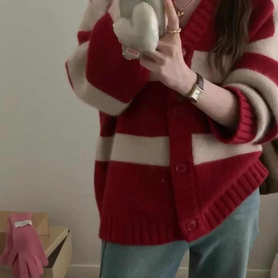 Винтажные полосатые кардиганы женские простые с v-образным вырезом уличная одежда Ulzzang сладкий нежный уютный трикотаж корейские женские стильные осенние
Винтажные полосатые кардиганы женские простые с v-образным вырезом уличная одежда Ulzzang сладкий нежный уютный трикотаж корейские женские стильные осенние