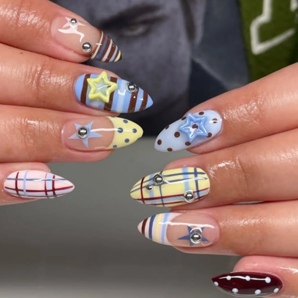 24PCS White Pink Gradient Press on Nails Floral False Nails with Gold Pearl Decor Almond Acrylic Nail Tips for Elegant Daily 네일팁
24PCS White Pink Gradient Press on Nails Floral False Nails with Gold Pearl Decor Almond Acrylic Nail Tips for Elegant Daily 네일팁