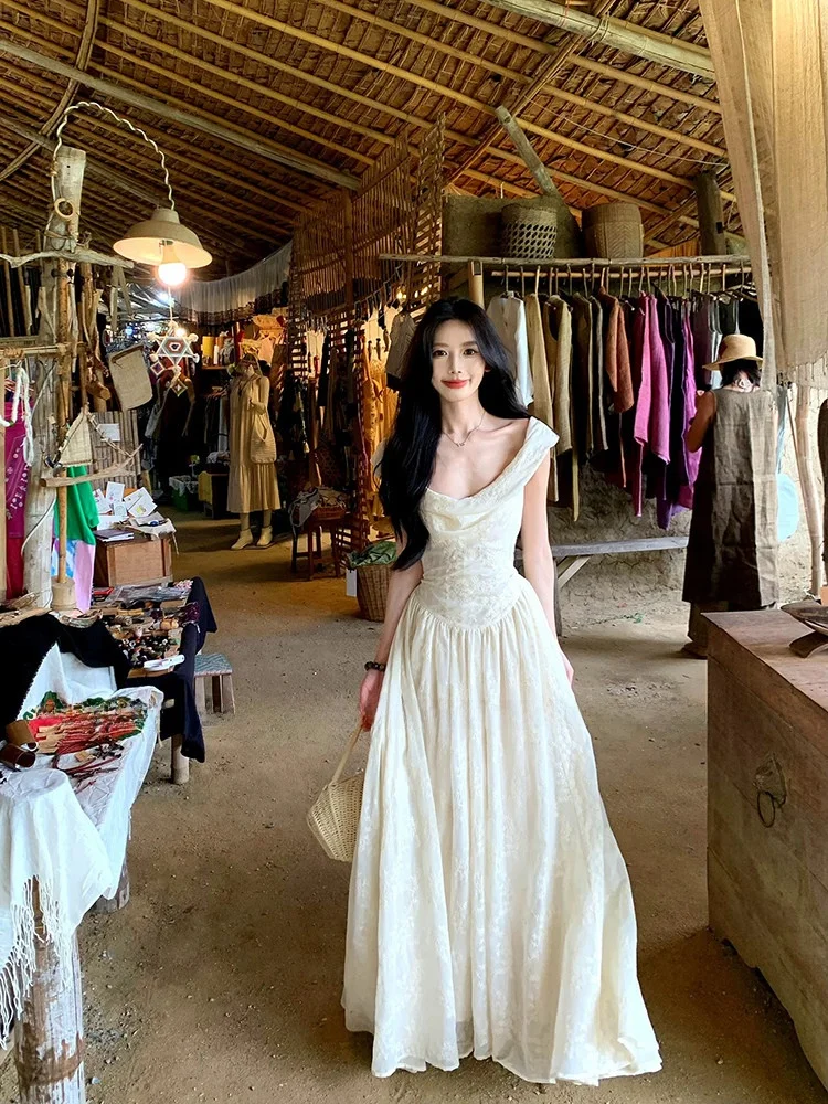 Burjuman Forest Wardrobe Pure Desire Bell Collar Waist Cinching Dress Women Summer Retro Embroidery Vacation Long Dress
Burjuman Forest Wardrobe Pure Desire Bell Collar Waist Cinching Dress Women Summer Retro Embroidery Vacation Long Dress