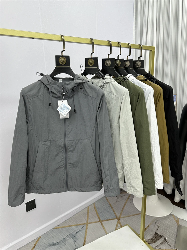 Легкая дышащая одежда для пар с защитой от УФ-излучения UPF50 для активного отдыха, весна-лето, новинка, тканая кепка с капюшоном для защиты от солнца
Легкая дышащая одежда для пар с защитой от УФ-излучения UPF50 для активного отдыха, весна-лето, новинка, тканая кепка с капюшоном для защиты от солнца