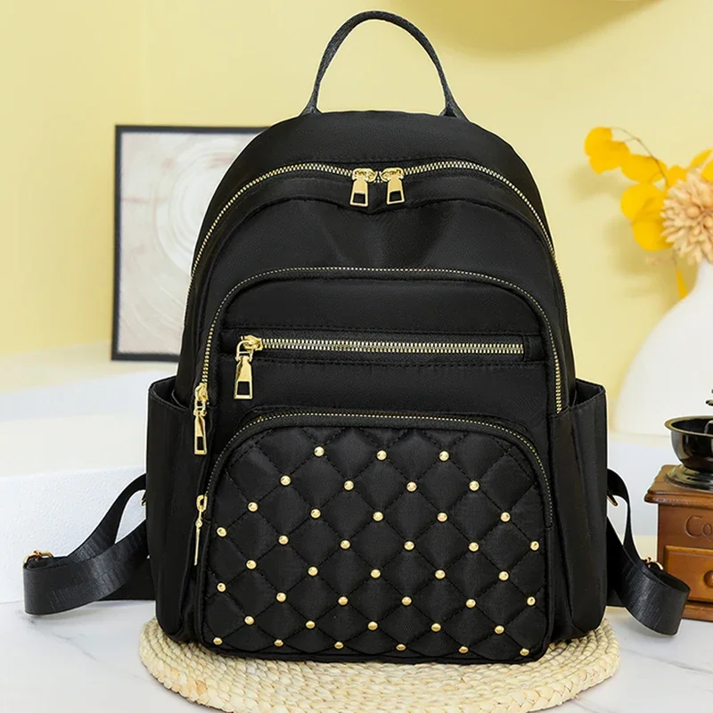 Diamond check embroidered thread riveted backpack women's fashion travel bag casual all-match women's backpack
Diamond check embroidered thread riveted backpack women's fashion travel bag casual all-match women's backpack