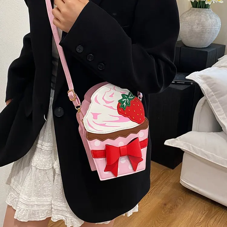 Strawberry Cake Bags for Woman Personality Chain Sac Femme Cute Bow Crossbady Bag Lightweighte Bolso Portable Bolsos Mujer
Strawberry Cake Bags for Woman Personality Chain Sac Femme Cute Bow Crossbady Bag Lightweighte Bolso Portable Bolsos Mujer