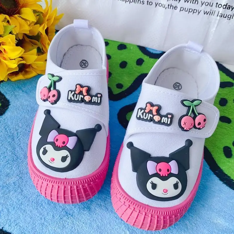Kawaii Kuromi аниме Sanrios обувь для девочек милые милые баотоу на липучке парусиновая обувь на мягкой подошве детская танцевальная обувь подарок для детей
Kawaii Kuromi аниме Sanrios обувь для девочек милые милые баотоу на липучке парусиновая обувь на мягкой подошве детская танцевальная обувь подарок для детей