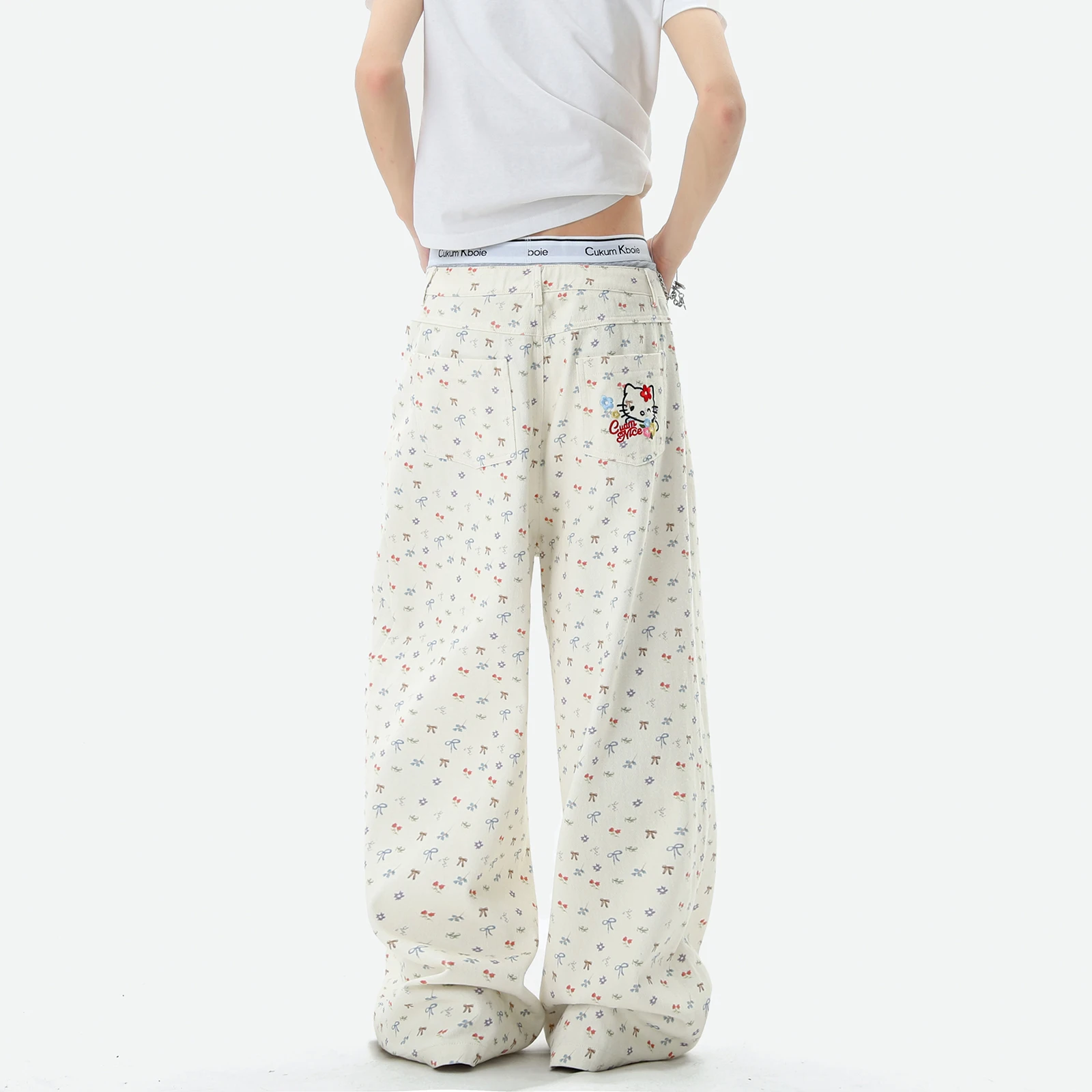 Джинсы в ленивом стиле, широкие брюки, прямые брюки с цветочной вышивкой Kitty. 
Джинсы в ленивом стиле, широкие брюки, прямые брюки с цветочной вышивкой Kitty.