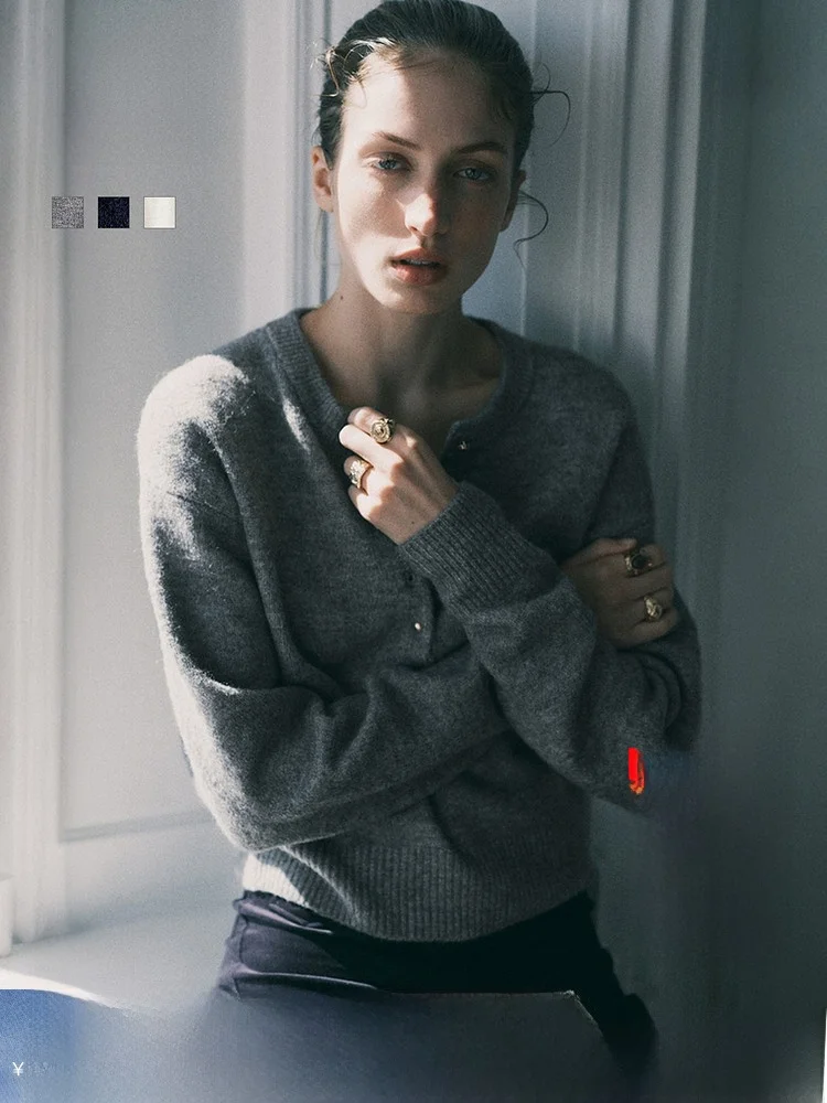 Женский вязаный свитер H&M, весенний, на пуговицах, теплый, 295276, повседневный, стандартный крой, из смесового полиэстера, кардиган
Женский вязаный свитер H&M, весенний, на пуговицах, теплый, 295276, повседневный, стандартный крой, из смесового полиэстера, кардиган