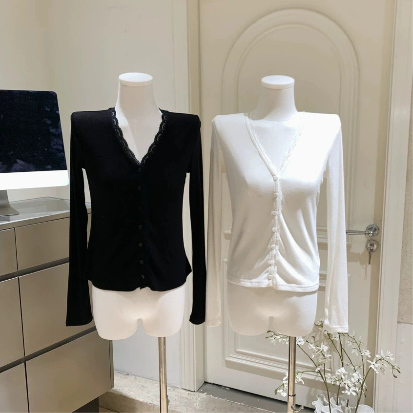 New spring clothing simple Korean sweet polo collar fungus knitted cardigan for women 
New spring clothing simple Korean sweet polo collar fungus knitted cardigan for women