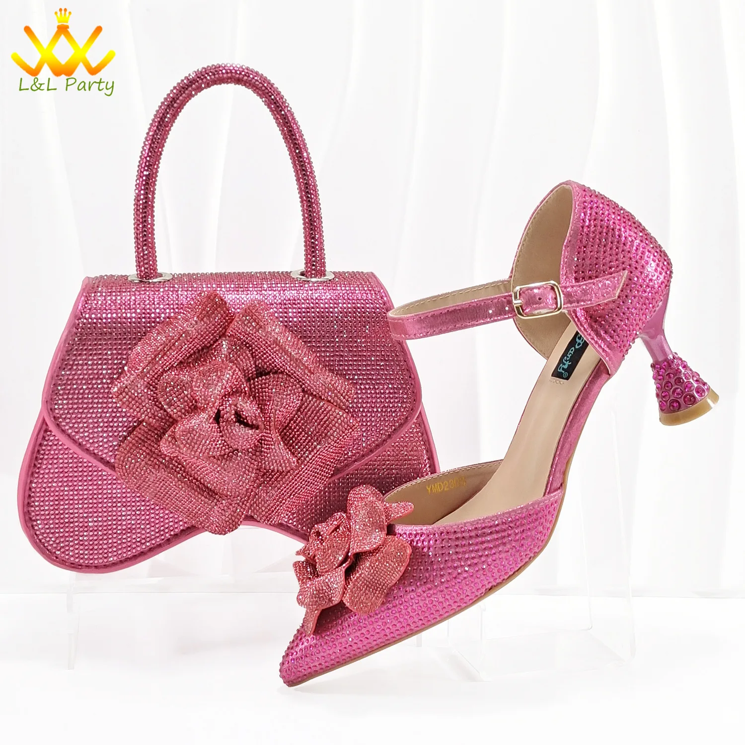 2025 Summer Fashion New Arrivals Pointed Toe Sexy Think Heels Shoes and Bag to Match in Fuchsia Color Evening Party
2025 Summer Fashion New Arrivals Pointed Toe Sexy Think Heels Shoes and Bag to Match in Fuchsia Color Evening Party