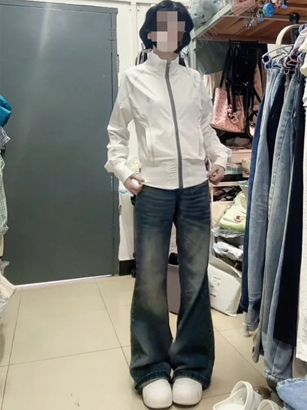 Outdoor Women's White Sports Sun Protection Jacket Thin Commuter Style Zipper Closure Regular Fit Summer Fashion Top
Outdoor Women's White Sports Sun Protection Jacket Thin Commuter Style Zipper Closure Regular Fit Summer Fashion Top