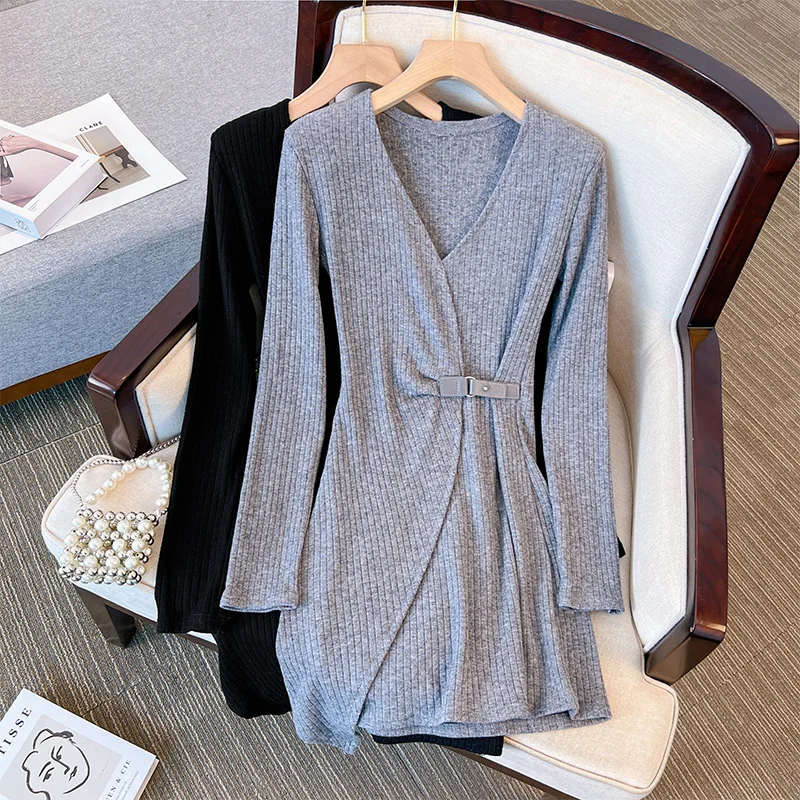 plus Size Women's Knitted Sweater Dress V-Neck Slimming Base Layer Korean Style Loose Fit Long Sleeve Mid-Length Coat Button
plus Size Women's Knitted Sweater Dress V-Neck Slimming Base Layer Korean Style Loose Fit Long Sleeve Mid-Length Coat Button