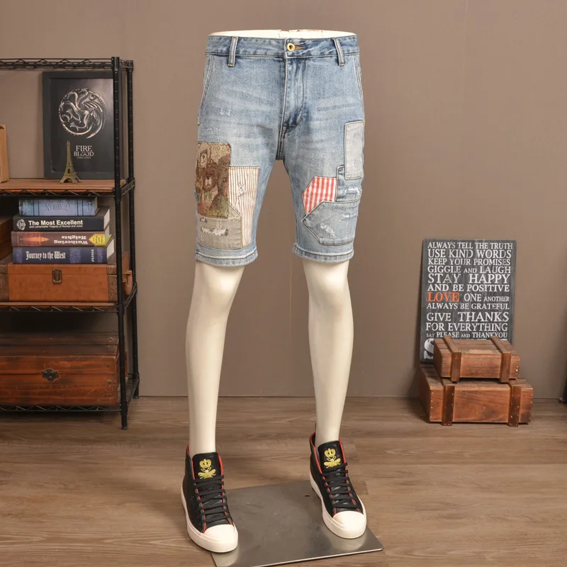 Summer thin patchwork embroidered printed denim shorts for men, slim fit trend, fashionable and casual five quarter pants
Summer thin patchwork embroidered printed denim shorts for men, slim fit trend, fashionable and casual five quarter pants