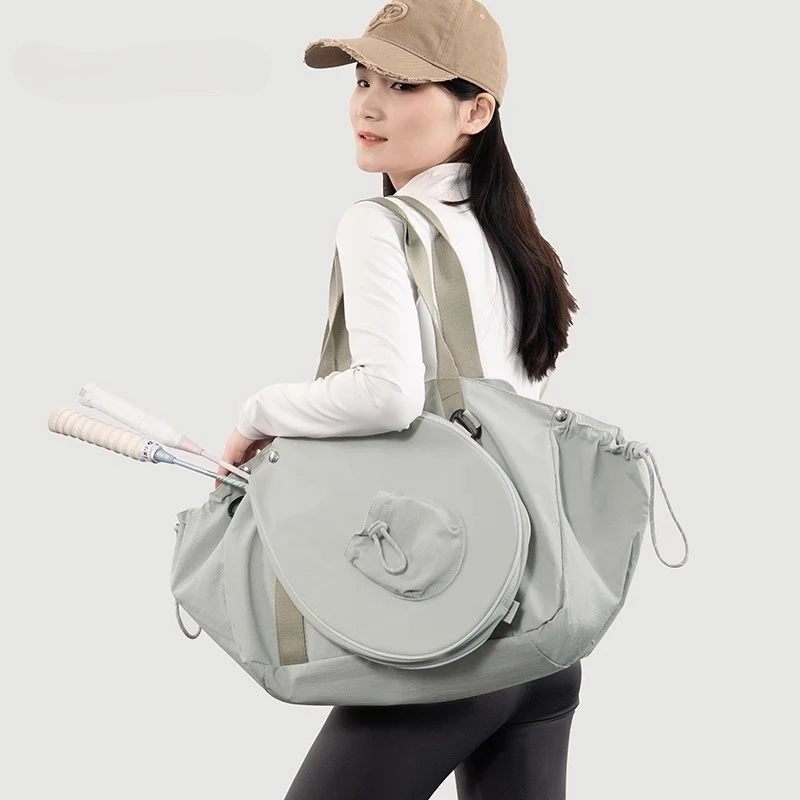 badminton bag, high-end fitness bag, going out travel bag, light and fashionable portable large-capacity shoulder bag for women
badminton bag, high-end fitness bag, going out travel bag, light and fashionable portable large-capacity shoulder bag for women