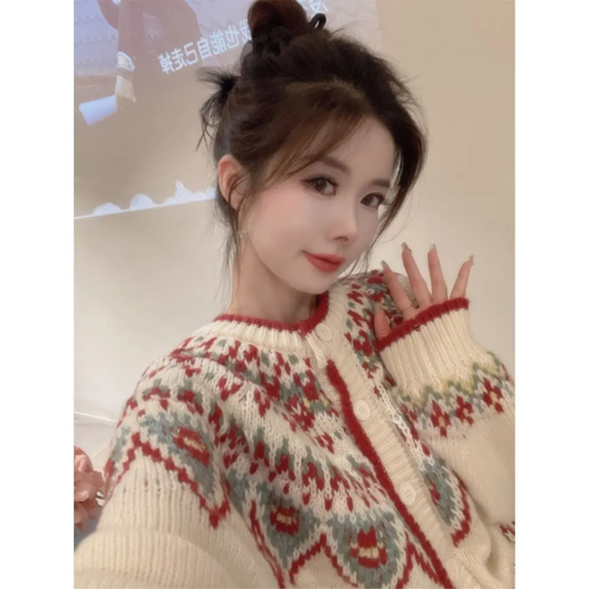 Arazooyi Vintage Jacquard Sweater Women Autumn Winter O Neck Lazy Long Sleeve Knitted Cardigan Korean Fashion Short Tops Jumper
Arazooyi Vintage Jacquard Sweater Women Autumn Winter O Neck Lazy Long Sleeve Knitted Cardigan Korean Fashion Short Tops Jumper