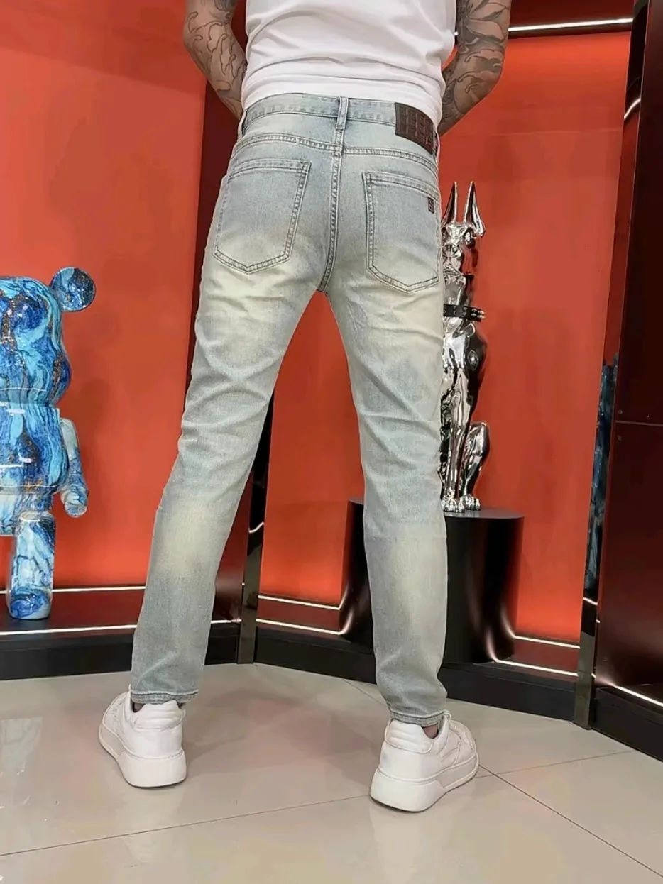 Высококачественные модные мужские джинсы: новинка весна-осень, трендовые, деловые, повседневные, с высокой эластичностью, комфортная посадка
Высококачественные модные мужские джинсы: новинка весна-осень, трендовые, деловые, повседневные, с высокой эластичностью, комфортная посадка