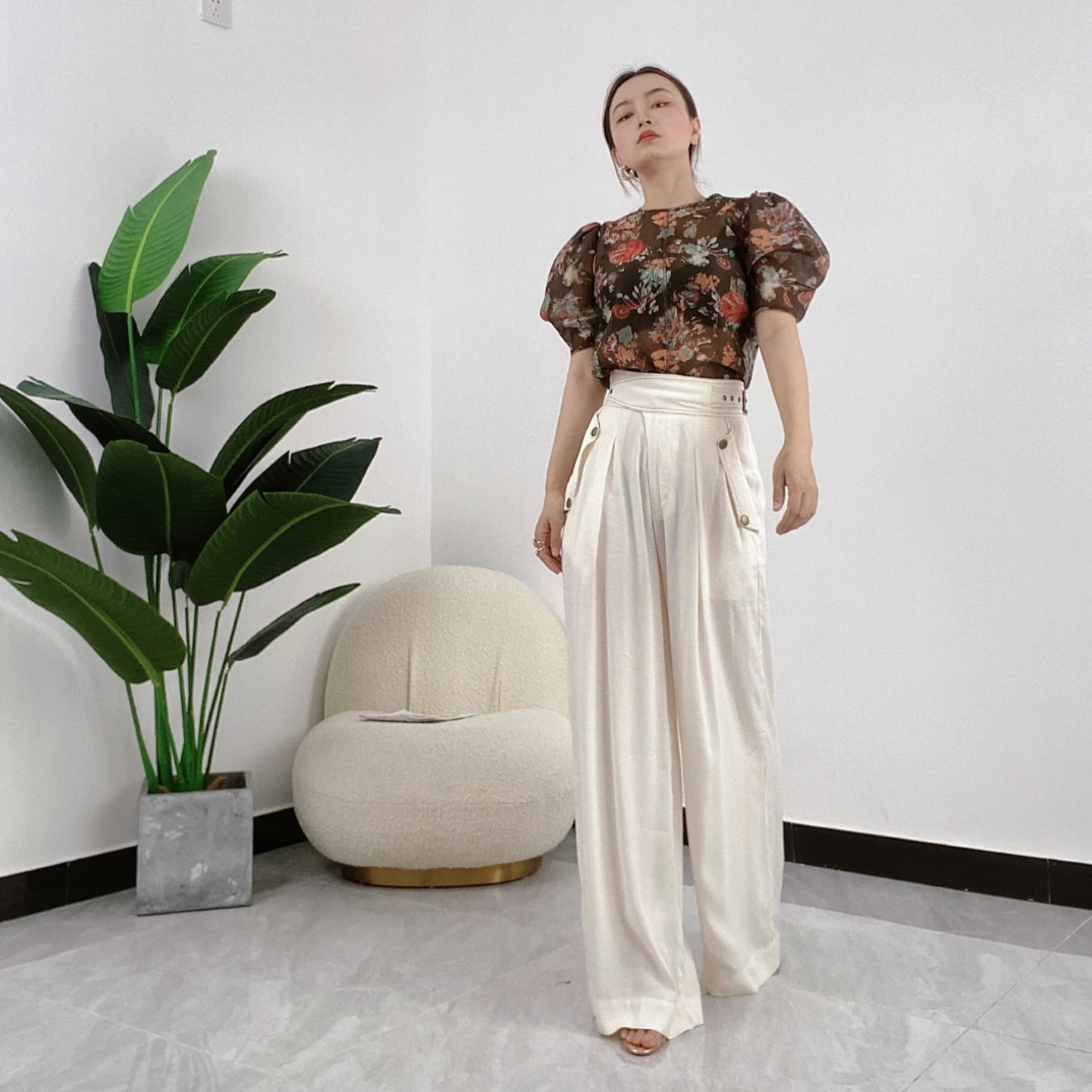 High Quality Silk Cotton 2022 New Arrival Summer Floral Binding Casual Style Women Blouse
High Quality Silk Cotton 2022 New Arrival Summer Floral Binding Casual Style Women Blouse