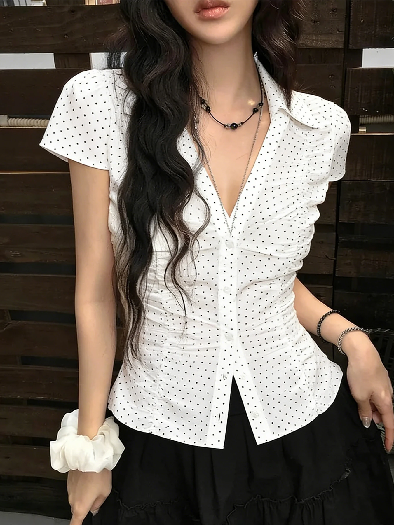 WEEKEEP Korean Style Girl's V-neck Polka Dot Button Short Sleeve Slim Fit Shirt with Pleats Waist-cinching Versatile Top
WEEKEEP Korean Style Girl's V-neck Polka Dot Button Short Sleeve Slim Fit Shirt with Pleats Waist-cinching Versatile Top