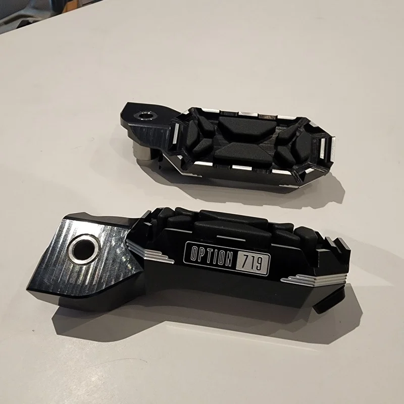 BMW BMW R1300GS 719 Edition, a pair of driving pedals, shift lever, brake lever
BMW BMW R1300GS 719 Edition, a pair of driving pedals, shift lever, brake lever