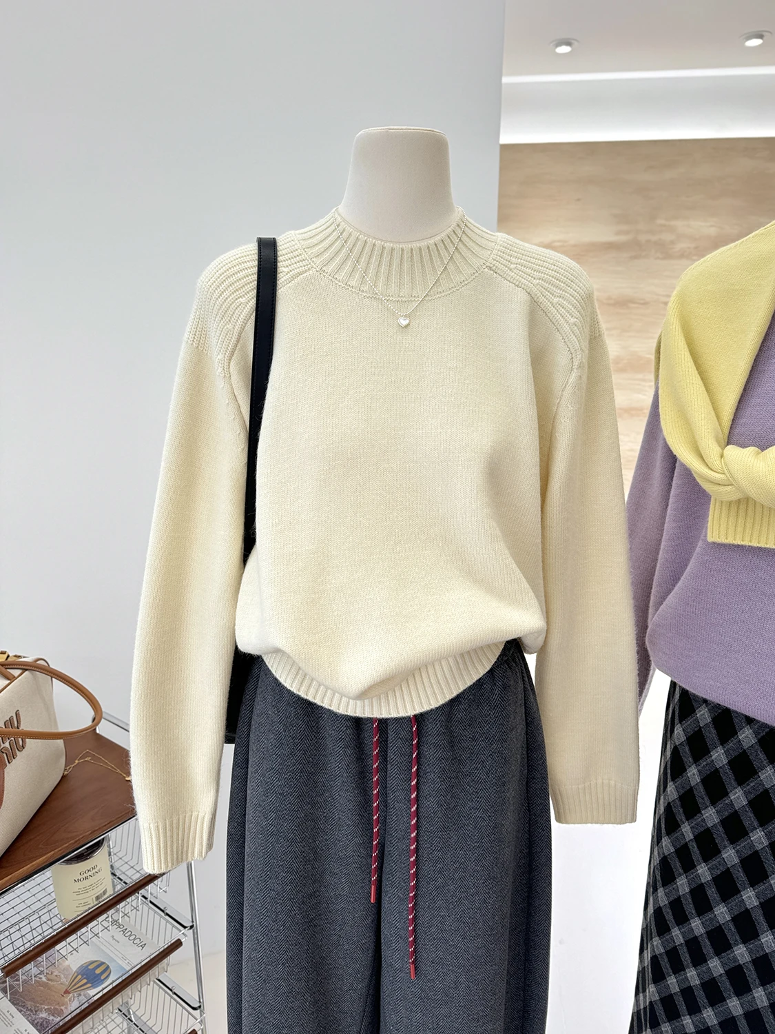 Winter Knitted Long Sleeve Base Shirt plus Size Loose Cover Belly High Collar Minimalist Style Color Sweater for Women
Winter Knitted Long Sleeve Base Shirt plus Size Loose Cover Belly High Collar Minimalist Style Color Sweater for Women