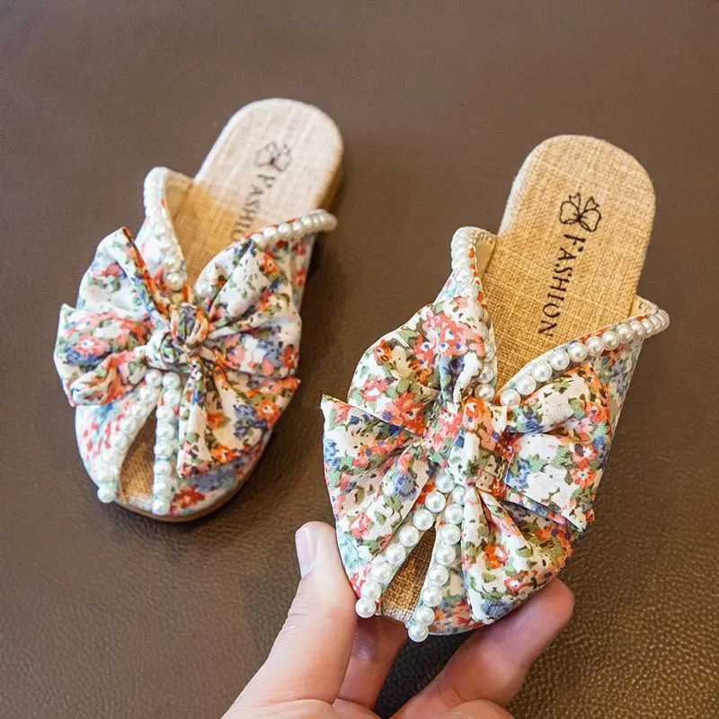 Girls Pearl Bow Peep-Toe Slippers New Summer Soft Sole Flat Princess Korean Style
Girls Pearl Bow Peep-Toe Slippers New Summer Soft Sole Flat Princess Korean Style