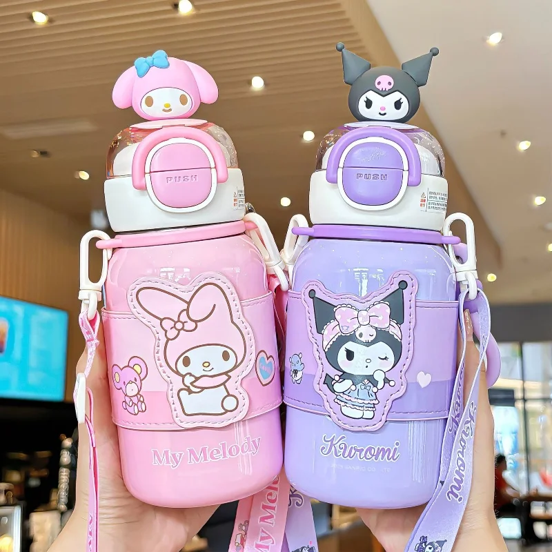 Новая изолированная чашка Sanrio из нержавеющей стали Melody Kuromi Cinnamoroll Pochacco, портативная уличная соломенная чашка с героями мультфильмов, периферийные устройства в стиле аниме
Новая изолированная чашка Sanrio из нержавеющей стали Melody Kuromi Cinnamoroll Pochacco, портативная уличная соломенная чашка с героями мультфильмов, периферийные устройства в стиле аниме