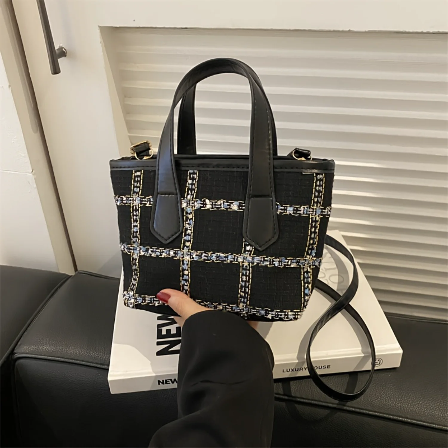 Mini Classic Plaid Top Handle Bag, Lightweight Satchel, Trendy Crossbody Bag for Women
Mini Classic Plaid Top Handle Bag, Lightweight Satchel, Trendy Crossbody Bag for Women