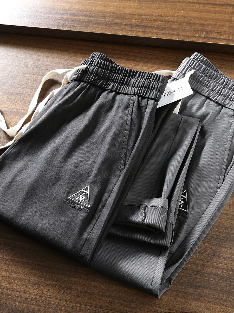 Мужские повседневные брюки с эластичной резинкой на талии, весенне-летние, новые, универсальные, прямого кроя, свободные, молодежные, модные, повседневные брюки
Мужские повседневные брюки с эластичной резинкой на талии, весенне-летние, новые, универсальные, прямого кроя, свободные, молодежные, модные, повседневные брюки