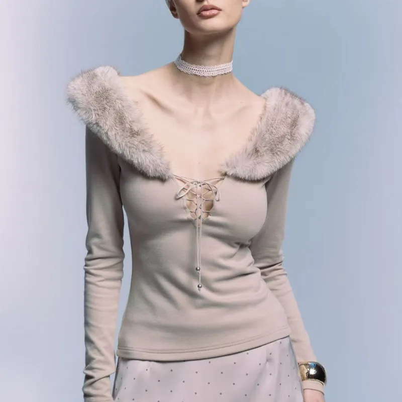 Женский топ с открытыми плечами и длинными рукавами, с двусторонним меховым воротником, на шнуровке, с завязками, удобный, приталенный крой
Женский топ с открытыми плечами и длинными рукавами, с двусторонним меховым воротником, на шнуровке, с завязками, удобный, приталенный крой