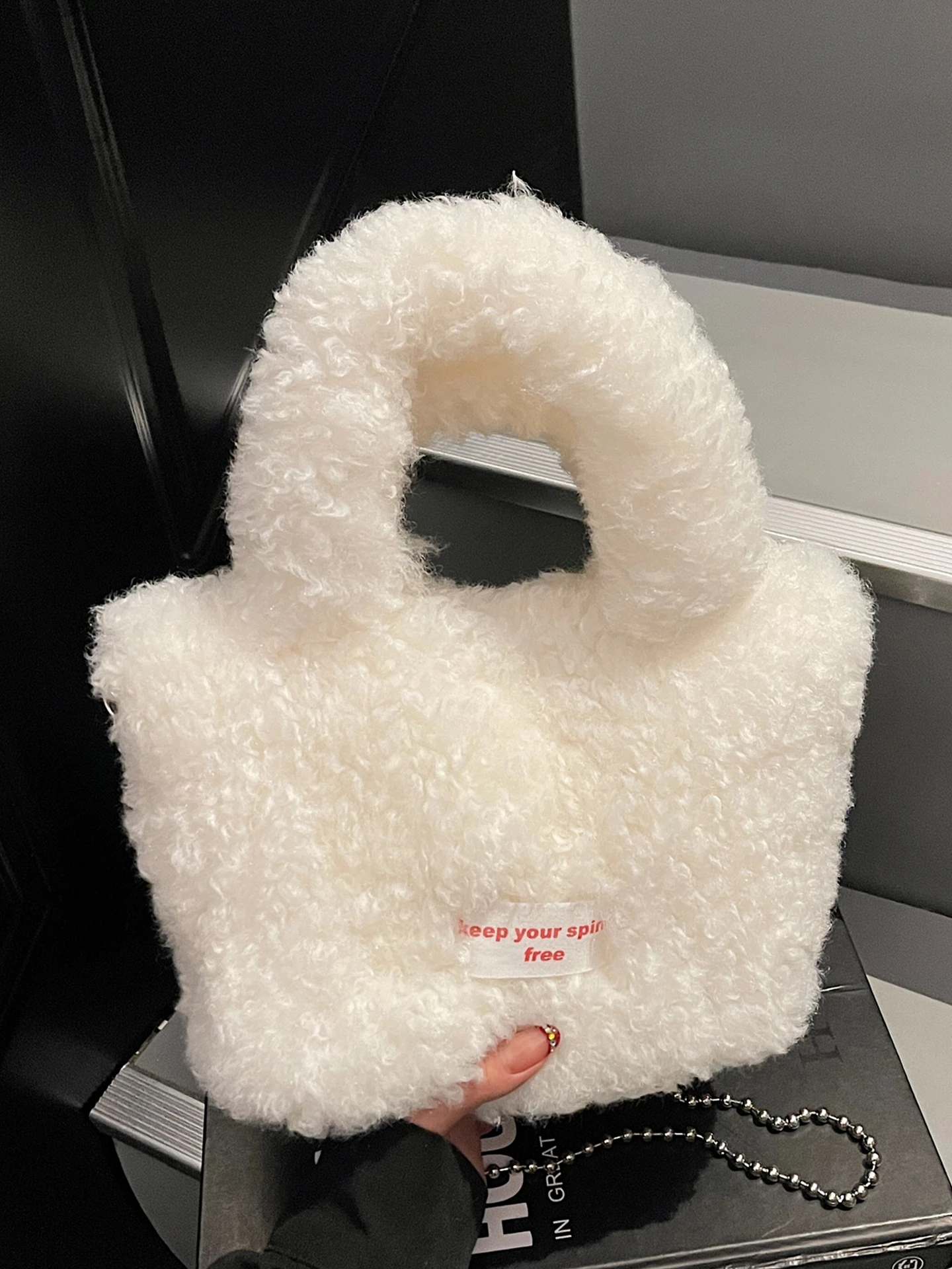 Furry Fringe Crossbody Bag Versatile Handbag Bead Chain Youth Sle Zipper Closure Pure Color Fabric Women's Handbag
Furry Fringe Crossbody Bag Versatile Handbag Bead Chain Youth Sle Zipper Closure Pure Color Fabric Women's Handbag