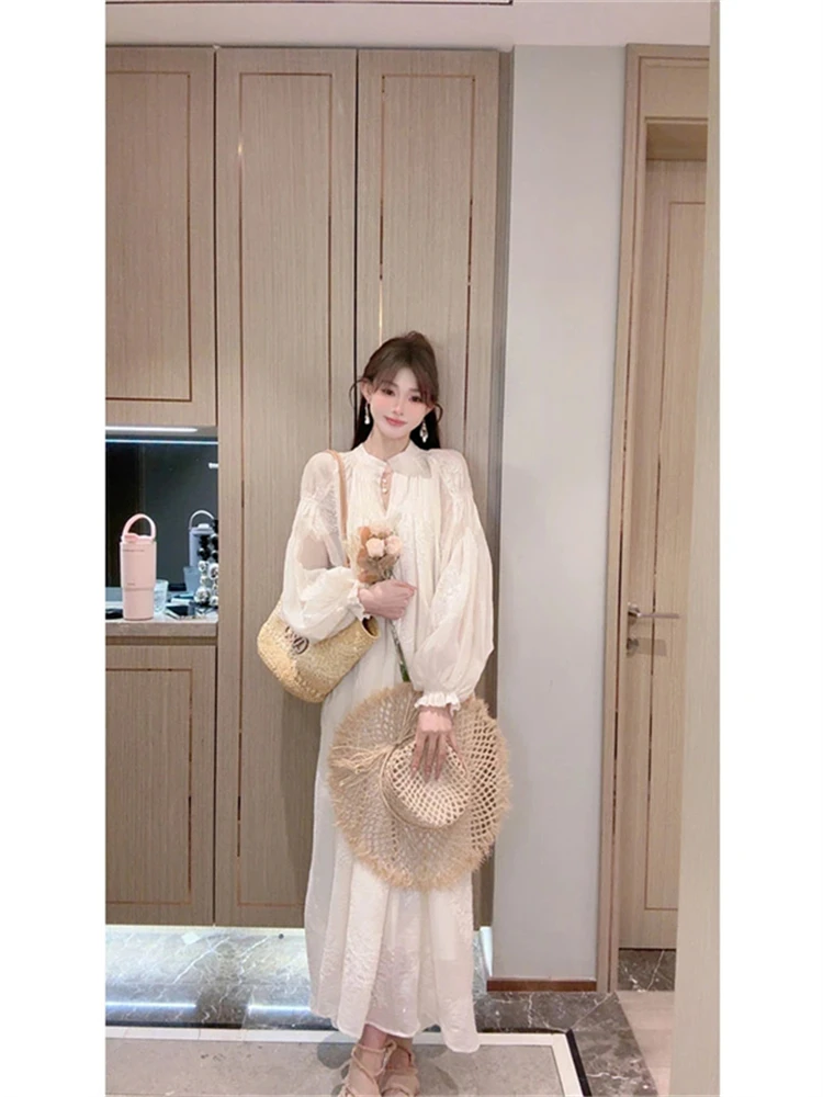 2025Spring New French Embroidery Gentle Style Loose Slimming Lantern Sleeve Elegant Fairy Long Dress Trend
2025Spring New French Embroidery Gentle Style Loose Slimming Lantern Sleeve Elegant Fairy Long Dress Trend