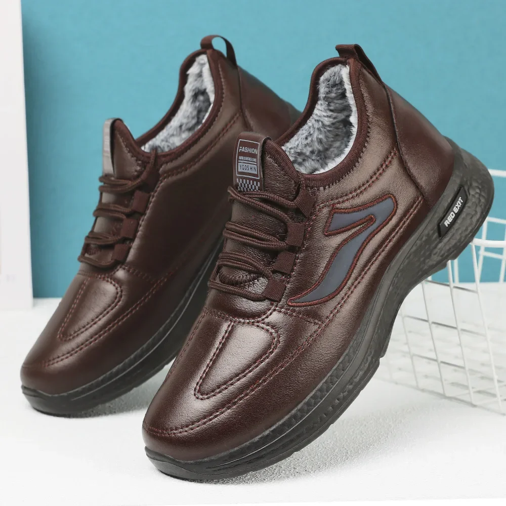 Men's new winter lightweight cotton shoes, plus velvet thickened warm snow boots, foreign trade cotton shoes. 
Men's new winter lightweight cotton shoes, plus velvet thickened warm snow boots, foreign trade cotton shoes.