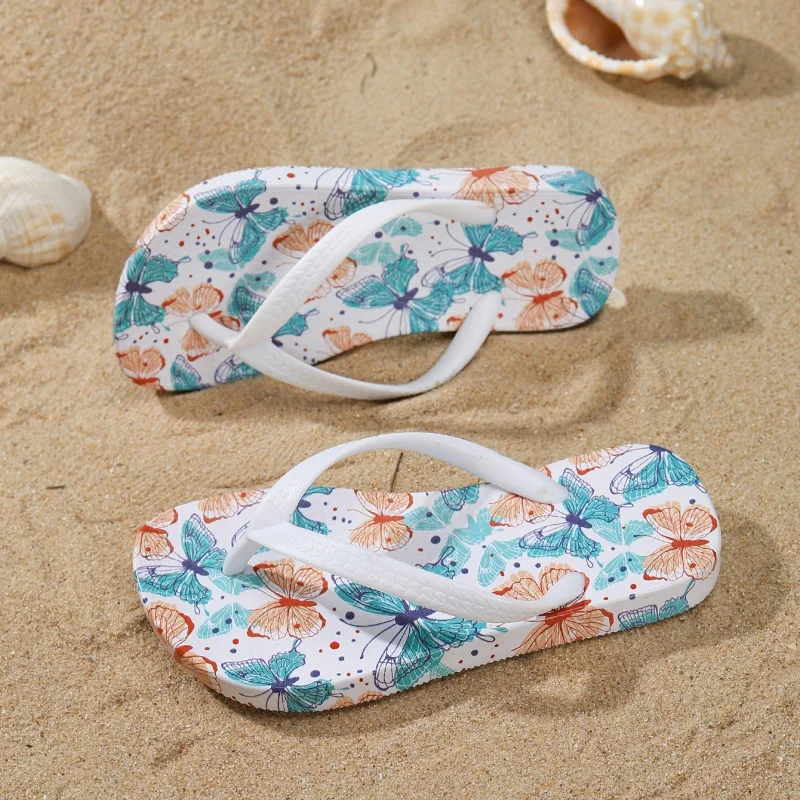 A pair of children's summer-friendly sandals, comfortable to wear and suitable for outdoor use as beach shoes. Model: YZ-YZ512
A pair of children's summer-friendly sandals, comfortable to wear and suitable for outdoor use as beach shoes. Model: YZ-YZ512