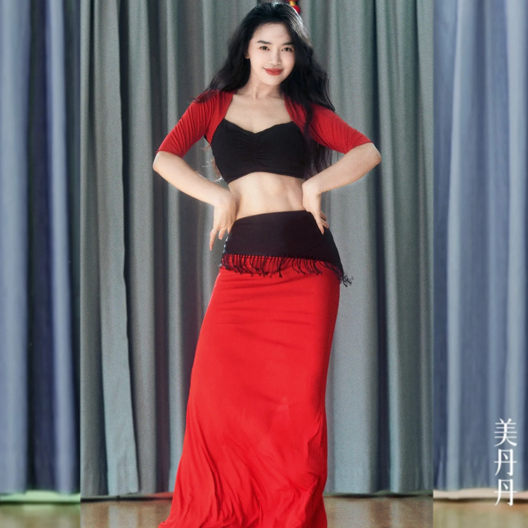Belly Dance Set for Women's Sexy Temperament Practice Clothes Adult Oriental Belly Dancing Professional Training Clothing
Belly Dance Set for Women's Sexy Temperament Practice Clothes Adult Oriental Belly Dancing Professional Training Clothing