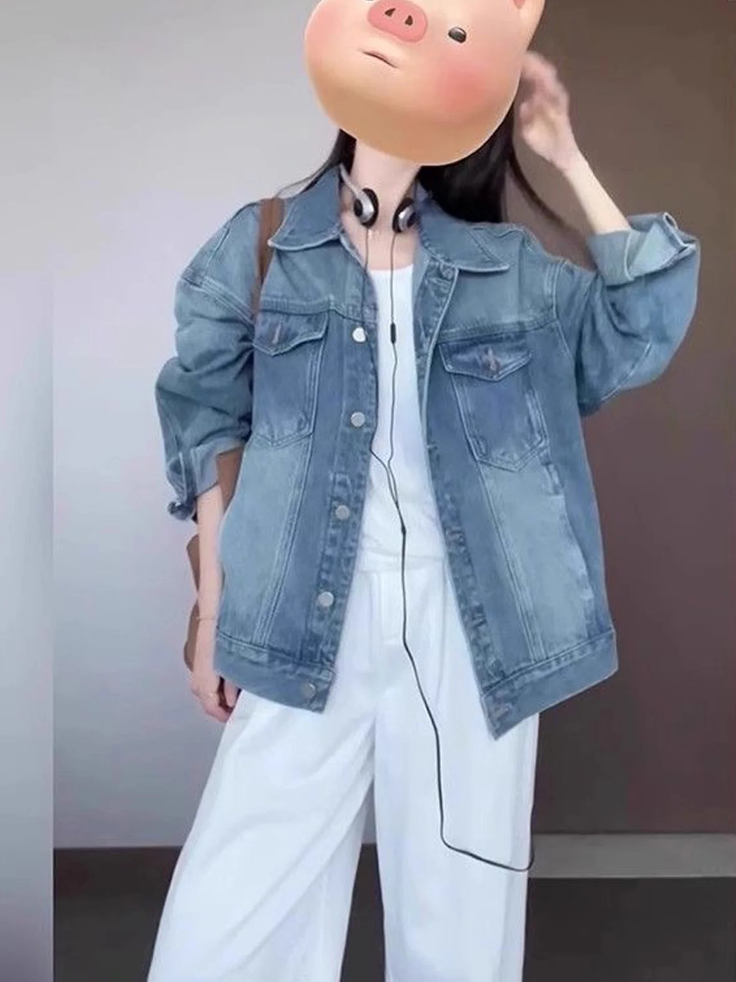 Ретро-куртка из американского денима для женщин: новая весенняя модель свободного кроя, повседневная, стройнящая, с классическими пуговицами
Ретро-куртка из американского денима для женщин: новая весенняя модель свободного кроя, повседневная, стройнящая, с классическими пуговицами