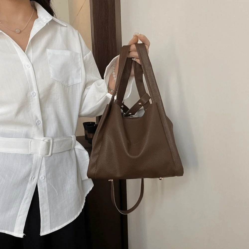 2pcs/set Korean Versatile Bucket Handbags Pu Leather Solid color Single Shoulder Bag With Small Bag Luxury Underarm Bag Daily 
2pcs/set Korean Versatile Bucket Handbags Pu Leather Solid color Single Shoulder Bag With Small Bag Luxury Underarm Bag Daily