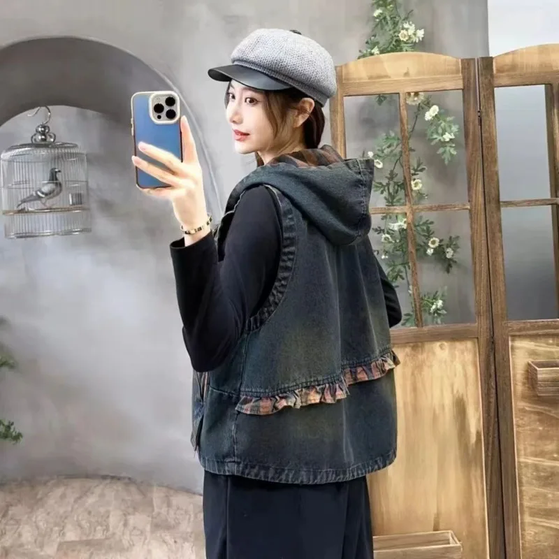 Petite Friendly Retro Printed Denim Vest Slimming Short Hooded Open Front Jacket with Pockets for Women
Petite Friendly Retro Printed Denim Vest Slimming Short Hooded Open Front Jacket with Pockets for Women