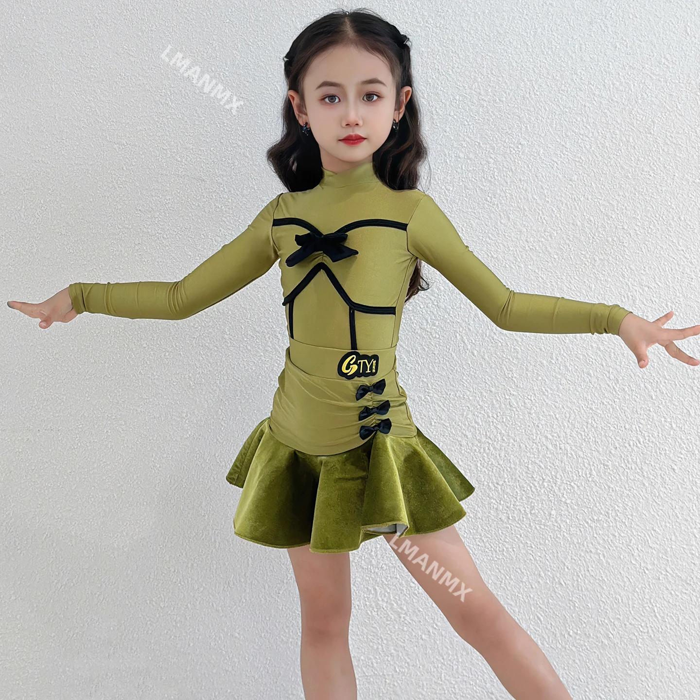 Autumn 2026 New Girls' Dance Performance Dress and Children's Practice Dress Set
Autumn 2026 New Girls' Dance Performance Dress and Children's Practice Dress Set