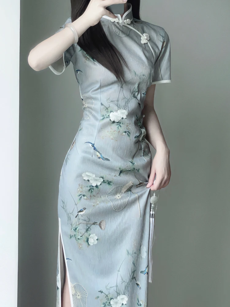Ретро-платье-ципао с цветочным принтом, коротким рукавом, в китайском традиционном стиле, для повседневной носки, с низким разрезом, длинное
Ретро-платье-ципао с цветочным принтом, коротким рукавом, в китайском традиционном стиле, для повседневной носки, с низким разрезом, длинное