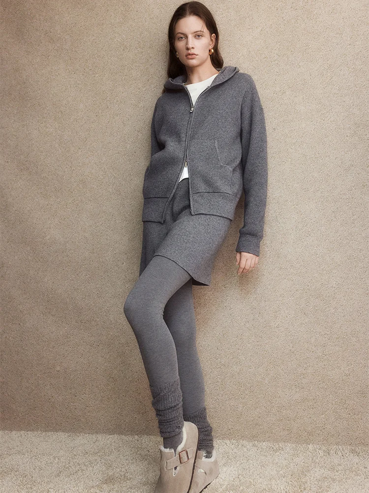 Шерстяное пальто на двойной молнии с капюшоном, современный комплект женской одежды LT0640: небольшое бархатное одеяло и юбка.
Шерстяное пальто на двойной молнии с капюшоном, современный комплект женской одежды LT0640: небольшое бархатное одеяло и юбка.